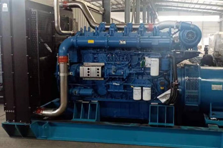 玉柴發電機組使用期間產生的污垢如何去除？